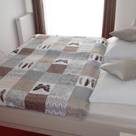 Apartamenty - Wynajem Тчев Екстер'єр фото